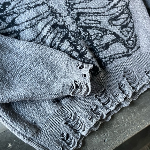 ROMWE Gray Distressed Skeleton Sweater - Picture 6 of 10